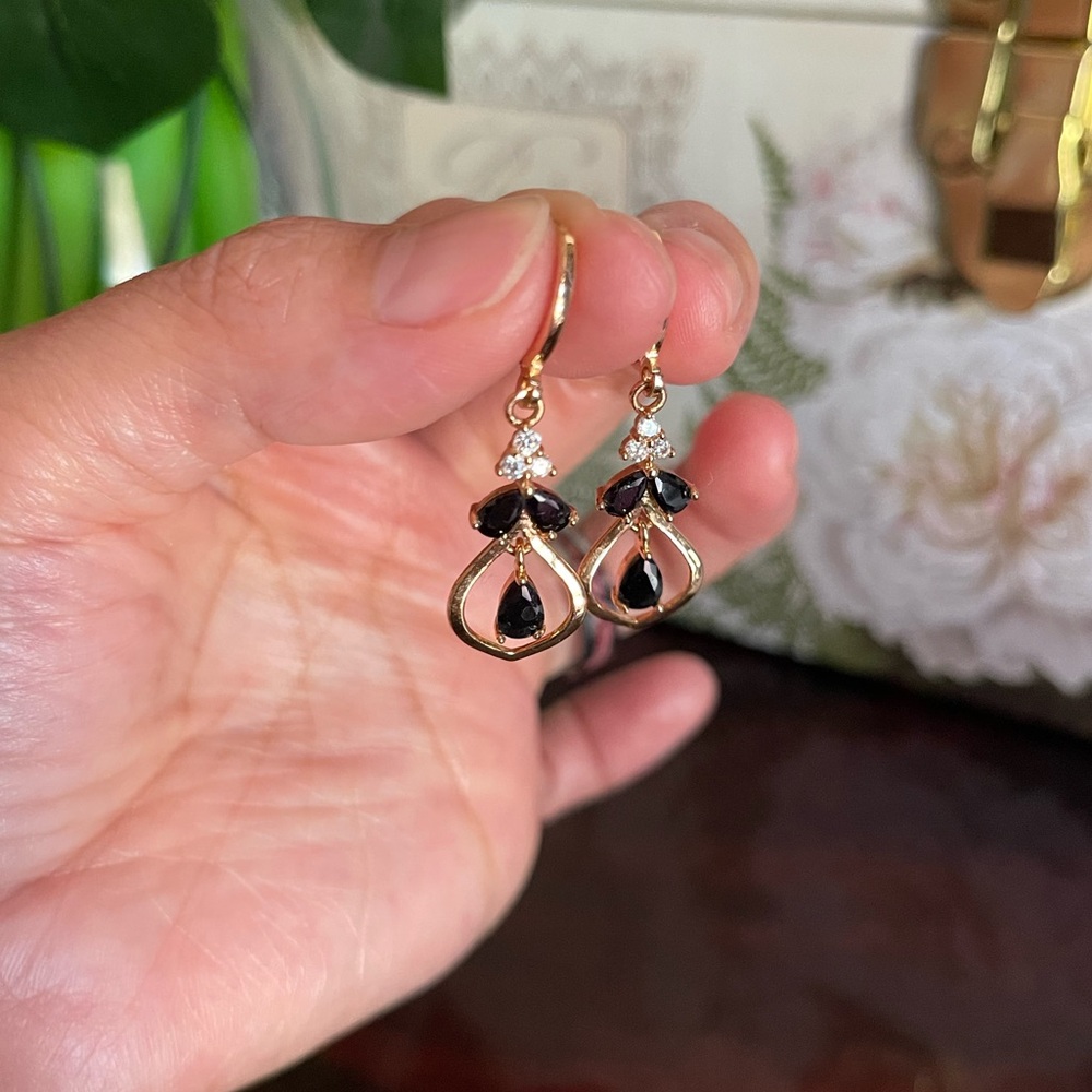 Elegant Gold and Black Teardrop Earrings